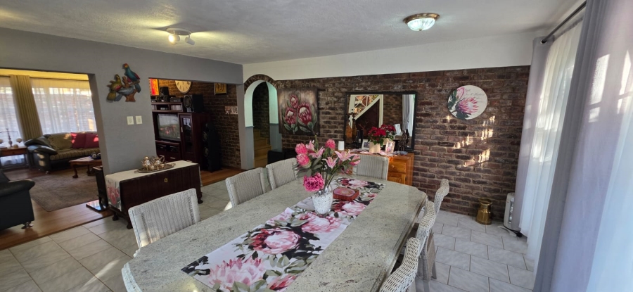 5 Bedroom Property for Sale in Wilkoppies North West